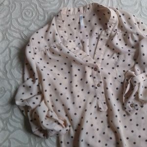 Pale pink & black blouse 🦢